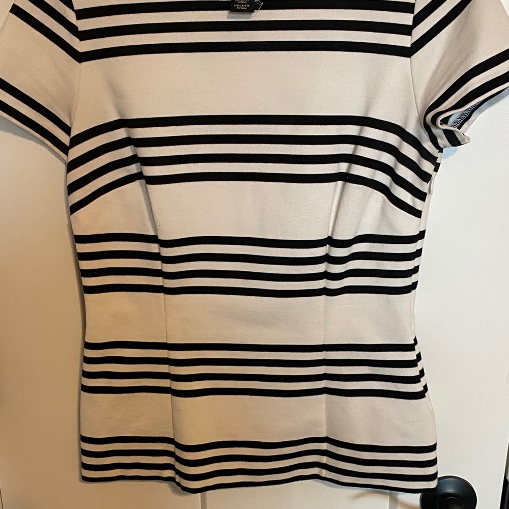 Chic Striped Women's Top - Black and White - Picture 4 of 8